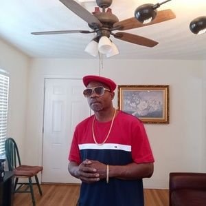 Meet your Posher, Fernandez